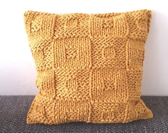 Knit cushion pattern,Beginners knitting patern,mustard cushion,Easy knit pattern,knitted cushion cover,Knit cushion square,geometric pattern