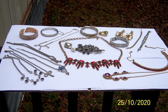 beautiful Vintage Rhinestone Jewelry Lot