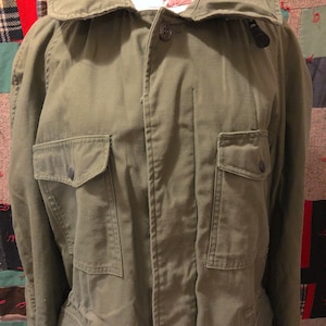 Vintage 1960s US Air Force Field Jacket with Hood MIL-J-4883C USAF Cotton Sateen Olive Green Coat Wind Reistant Collectible Vietnam War Era