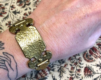 Vintage 1960s Chunky Wide Gold Tone Bracelet Unsigned Mid Century Brutalist Hinged Hammered Bracelet Statement Collectible Retro Mod