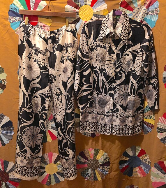 Vintage 1960s Black and White Two Piece Floral Pri