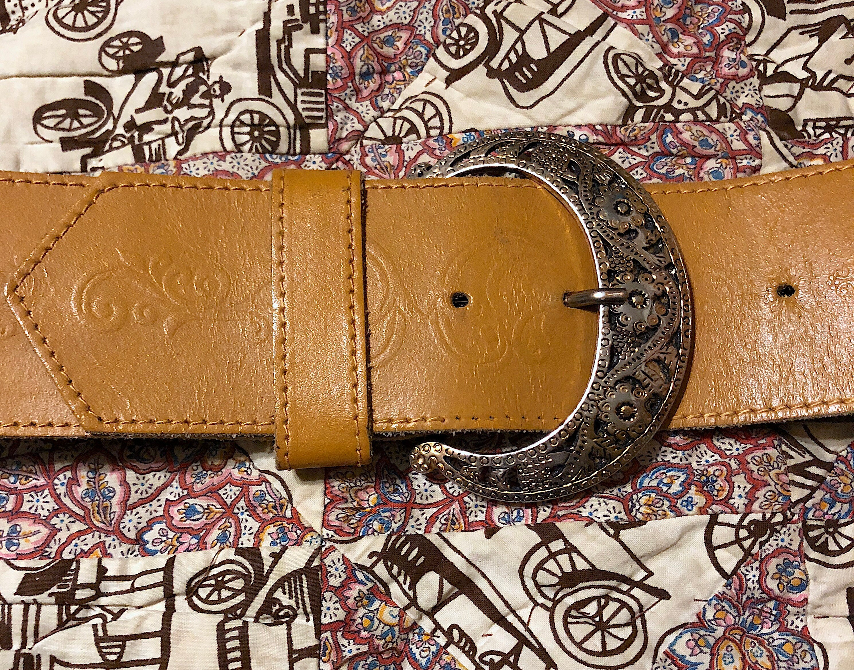 【希少】80's vintage reversible leather belt Vintage 1980s Wide Leather Belt With Gold Tone Floral Buckle