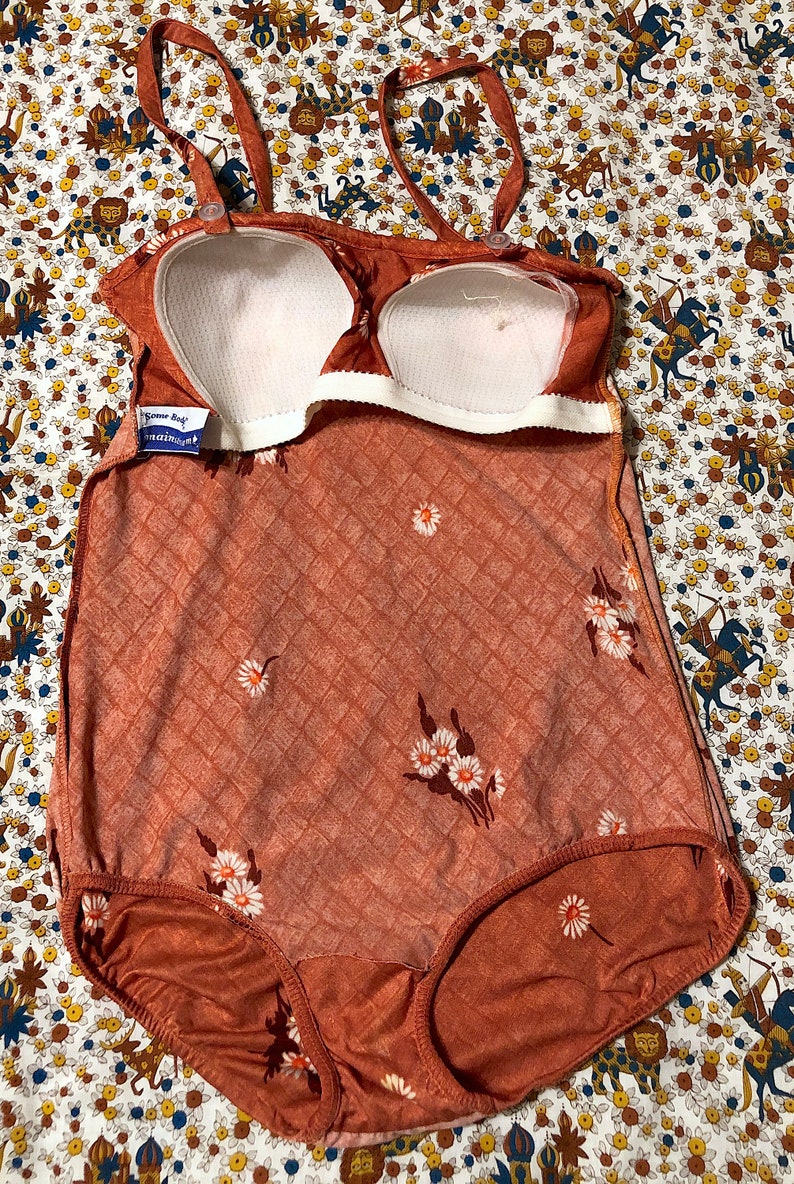 Vintage 1970s 1980s Brown Floral Mainstream Some-Body One Piece Swimsuit Daisy Swimsuit Bathing Suit Hippie Boho Festival Picnic Swimsuit