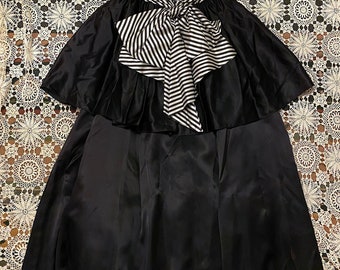 Vintage 1980s Gunne Sax Jessica McClintock Black and White Striped Big Bow Double Tiered Ball Gown Prom Dance Party Retro Size 7