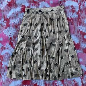 Vintage 1980s Betty Hanson GOLD METALLIC Pleated Skirt with Novelty Star Print Retro Pleated Skirt Punk Rock Skirt Vintage Designer Skirt