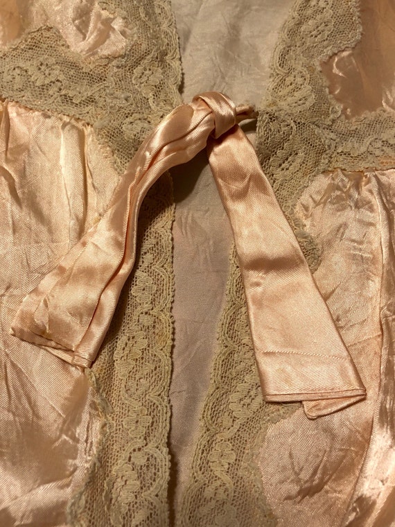 Vintage 1940s Light Pink Silky Bed Jacket Lingeri… - image 7