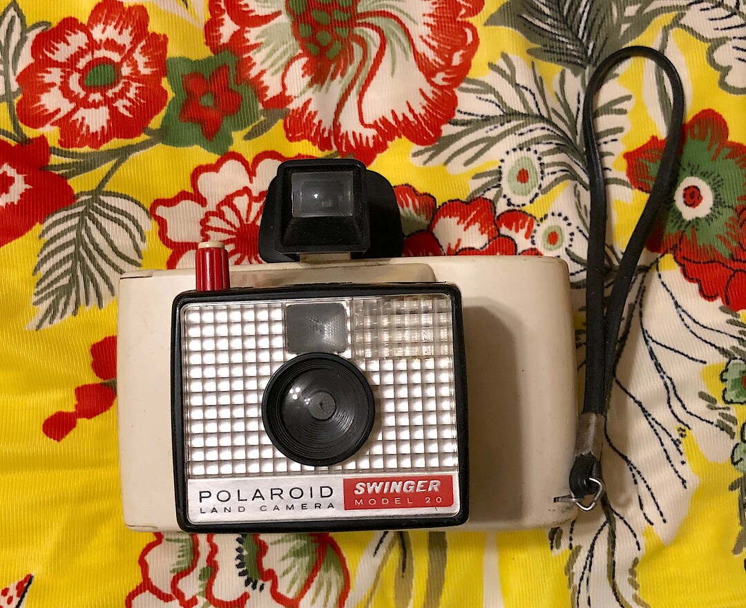 Vintage 1960s Polaroid Swinger Model 20 White and Black Land