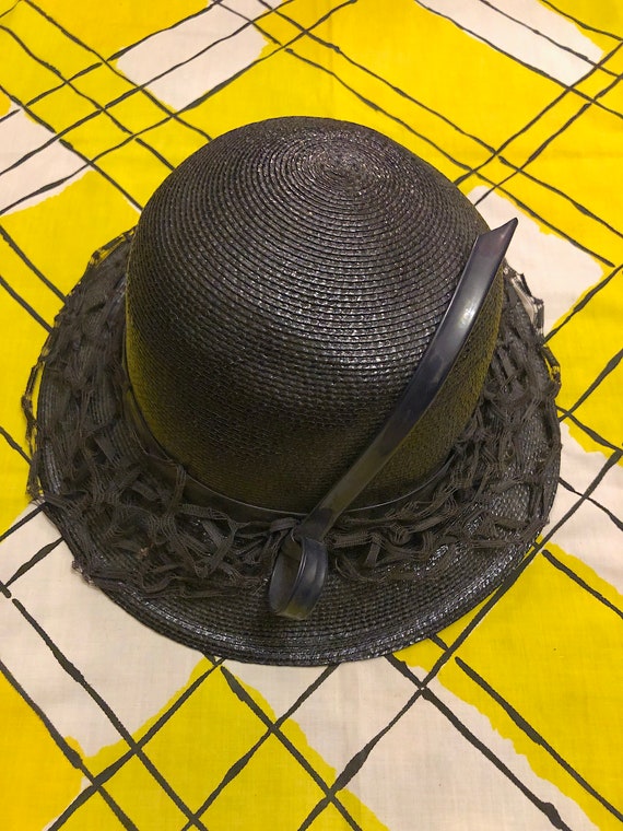 Vintage 1960s Black and Navy Straw and Pantent Lea
