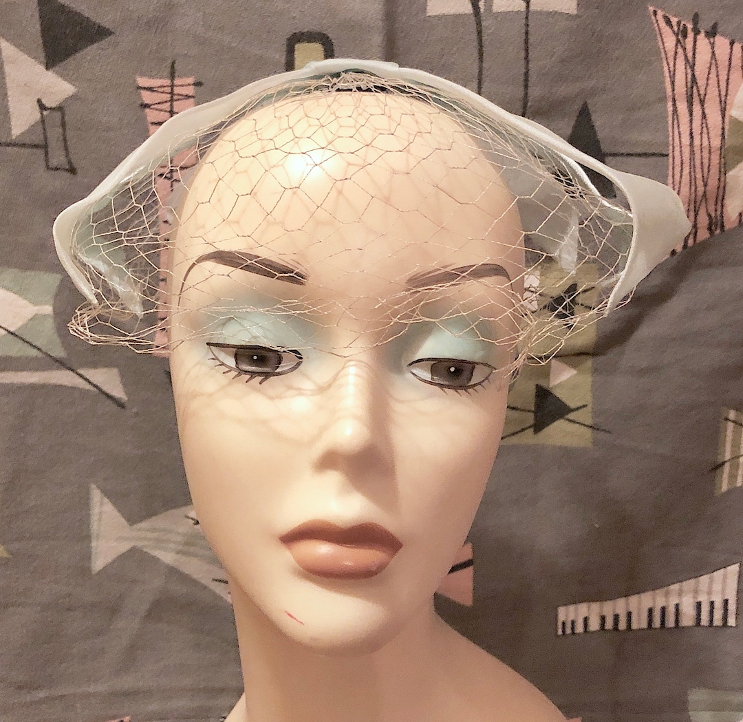 Vintage 1950s 1960s Bird Cage Veil Net Hat Light Blue and White Veil