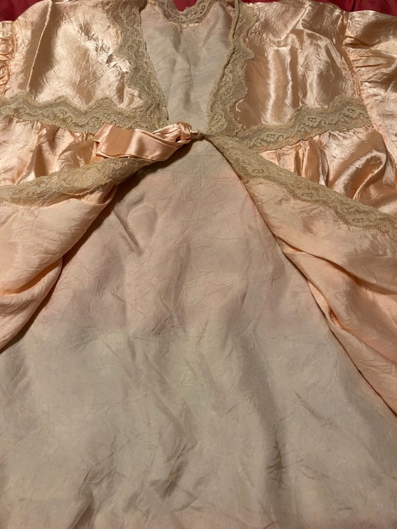 Vintage 1940s Light Pink Silky Bed Jacket Lingeri… - image 8