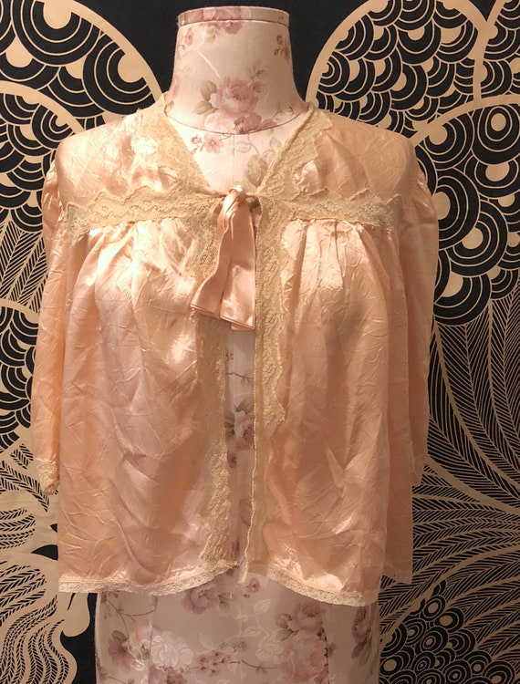 Vintage 1940s Light Pink Silky Bed Jacket Lingeri… - image 1