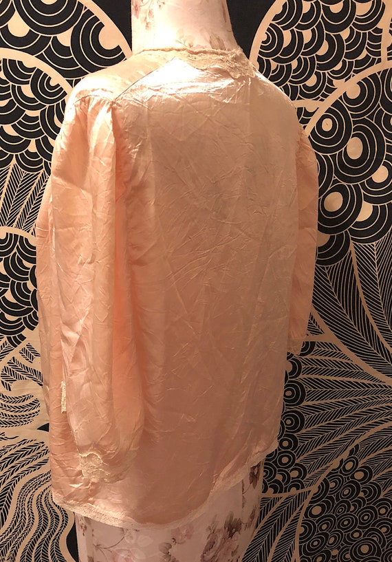 Vintage 1940s Light Pink Silky Bed Jacket Lingeri… - image 4