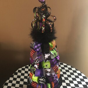 Halloween ribbon tree 15”