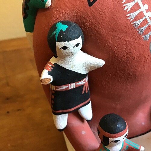 Shops Native American Cochiti Pueblo Ceramic Storyteller w/6 Kids Figurine 7 Inches, Mary E. Quintana Artist Signed