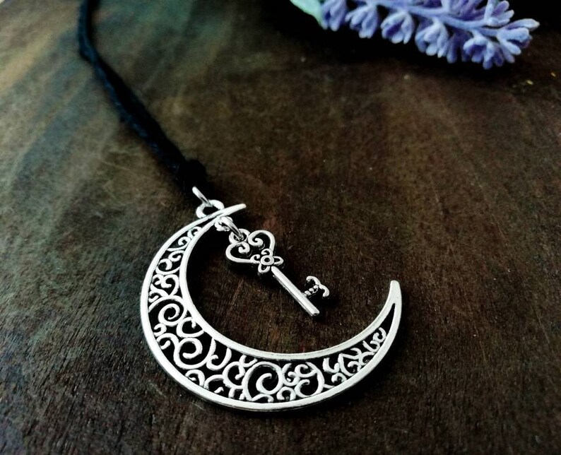 Nu goth moon necklace steampunk moon adjustable lenght necklace