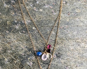 Hermoso collar de cuarzo limón y piedras preciosas mixtas