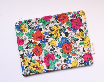 zippered pouch, clutch, wallet, floral pouch, purse organizer, bridesmaids gift, id pouch, floral pouch