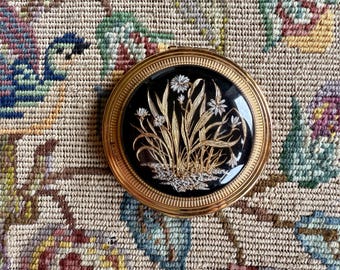 Vintage Kigu Powder Compact