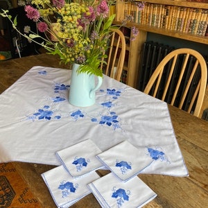 Cotton Tablecloth with Applique and 4 Matching Napkins