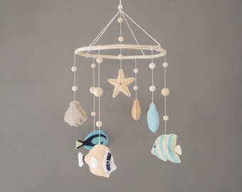 Babymobile aus Filz mit Fischen und Muscheln