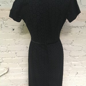 This is an "Leslie Fay Original" black eyelet cotton shift day dress ca 1960 Sz M In fantastic shape. image 6