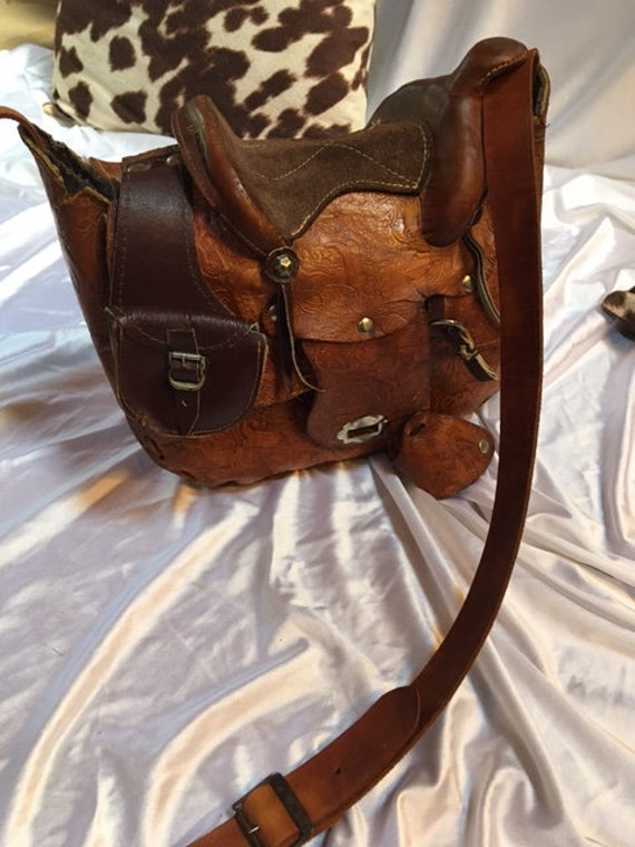 Vintage (70s) Hand Tooled  Leather Saddle Purse w… - image 3