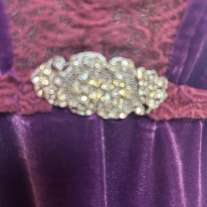 Vintage Free People Purple Velvet dress with Rhinestone/silver accent pin. afbeelding 3