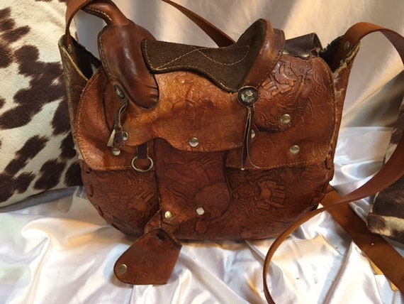 Vintage (70s) Hand Tooled  Leather Saddle Purse w… - image 4