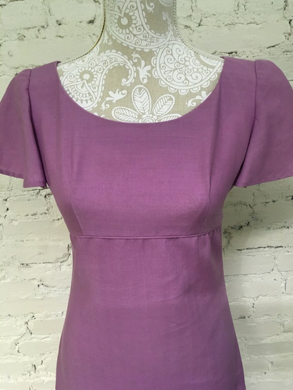 Gorgeous Vintage (1960s) Lavender Embroidered Lin… - image 4