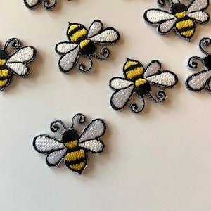 IRON ON PATCH One Tiny or Small Bee 0.75t X 1w - Etsy