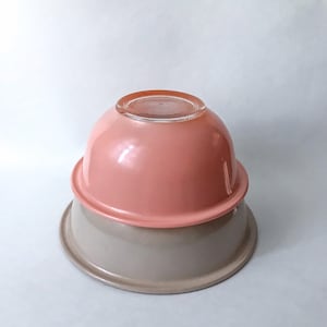 Pyrex Autumn Rainbow Mixing Bowls - Set of 2 // Pink & Tan Pyrex Bowl Set