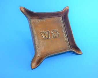 Monogrammed Valet Tray. Personalized Leather Catchall. Engraved Leather Valet. Desk Organizer. Leather Valet Tray.Desk Catchall.Valet Gift.