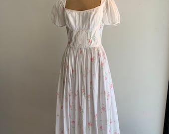 1950s White Milkmaid Puff Sleeve Floral Print Dress