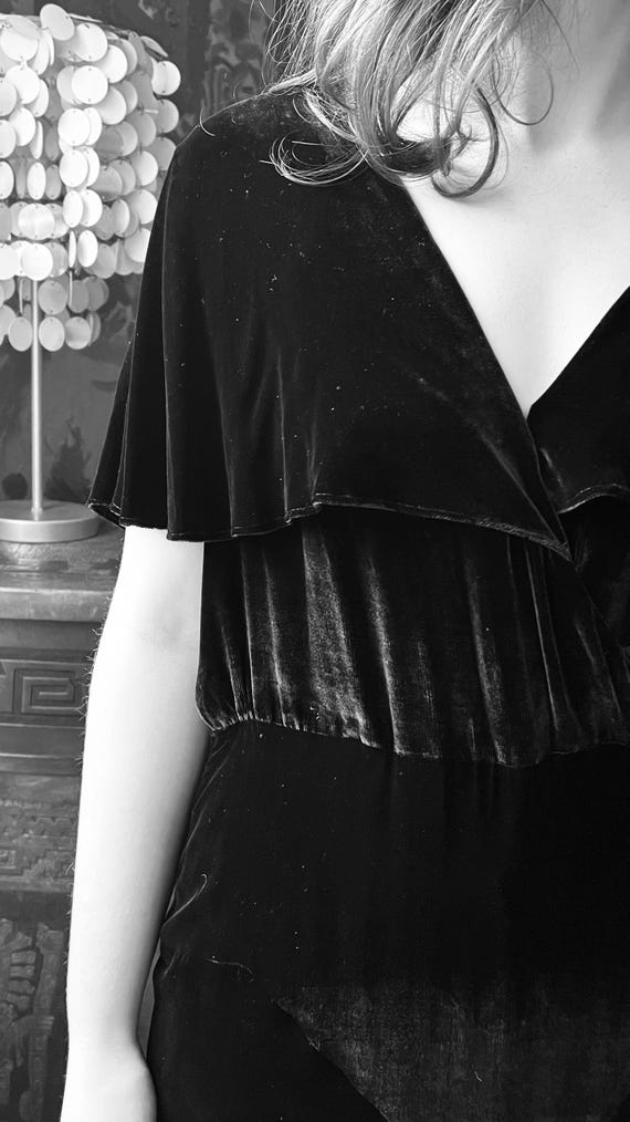 1930s Art Deco Bias Cut Silk Velvet Black Mid Calf Le… - Gem
