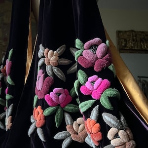 1990’s Zuzka Fabricology Embroidered Silk Velvet Scarf Shawl Wrap