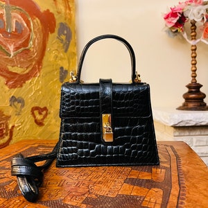 2000s Finesse La Model Vintage Designer Black Croc Skin Mini Bag. Detachable strap included