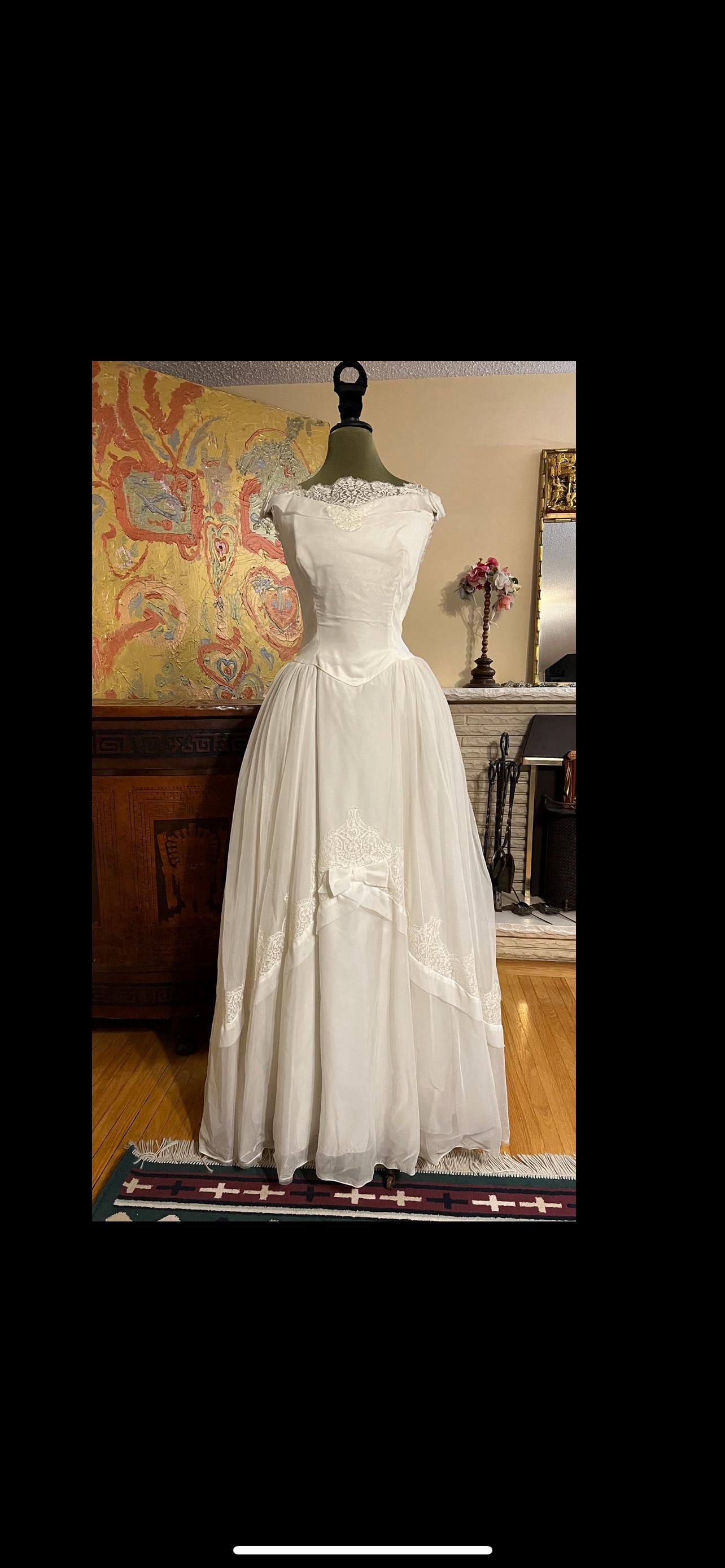 1950s Grace Kelly Exquisite Chiffon Hand Beaded Aurora Boralis Sequins on French Silk Lace Bridal Gown Made in Austria Sz ML