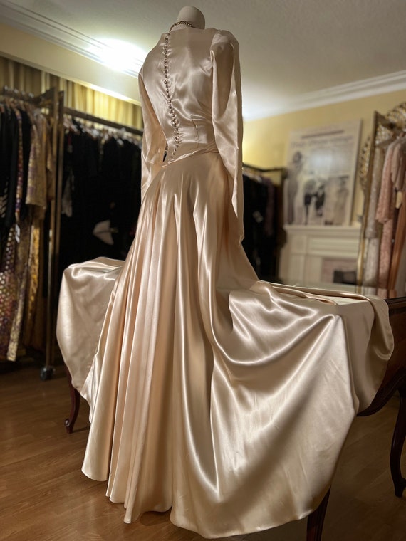 1940’s Art Deco Luxurious Silk Peau de Soie Weddi… - image 1