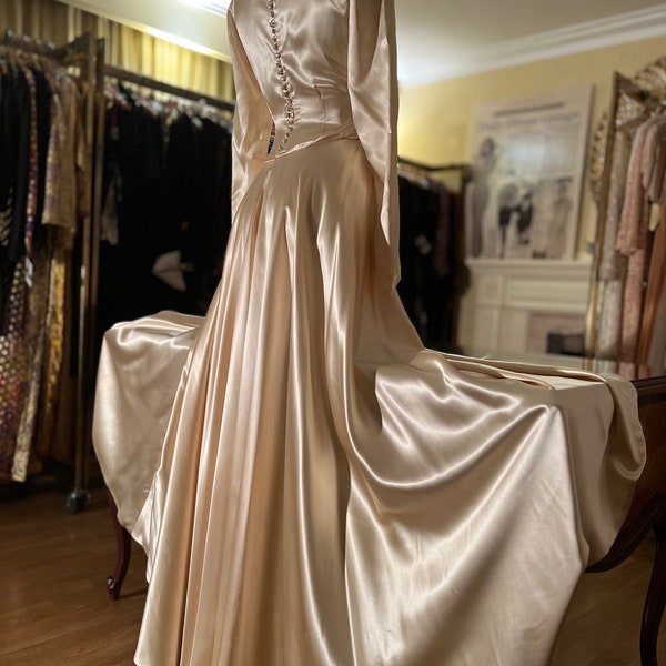 1940’s Art Deco Luxurious Silk Peau de Soie Wedding Gown.