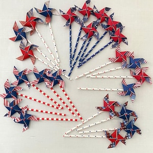Mini Patriotic Pinwheels: 4th of July Cupcake Toppers
