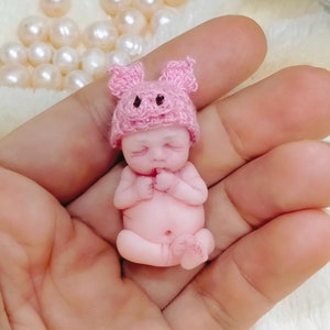 Piggy - OOAK sculpted baby - Micro mini reborn - Polymer clay original hand sculpted art doll 1:12  dollhouse scale - READY-to-SHIP