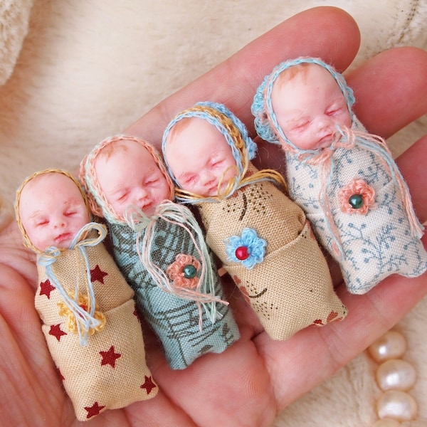 Swaddle reborn OOAK baby - 1:12 dollhouse scale Micro mini newborn - Polymer clay original hand sculpted art doll 1.5 inch size