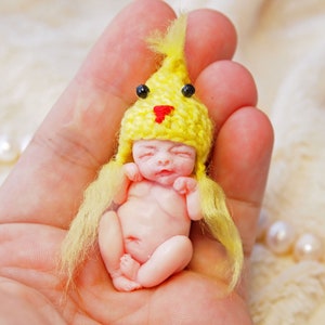 Ready-to-ship Chick OOAK reborn baby miniature hand sculpted Mini doll 1:12 dollhouse scale Polymer clay original art doll 1.5 inch image 5