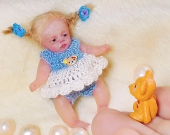 Veronica - resin OOAK baby doll - Micro mini reborn with accesories - original art doll 1:12 dollhouse scale