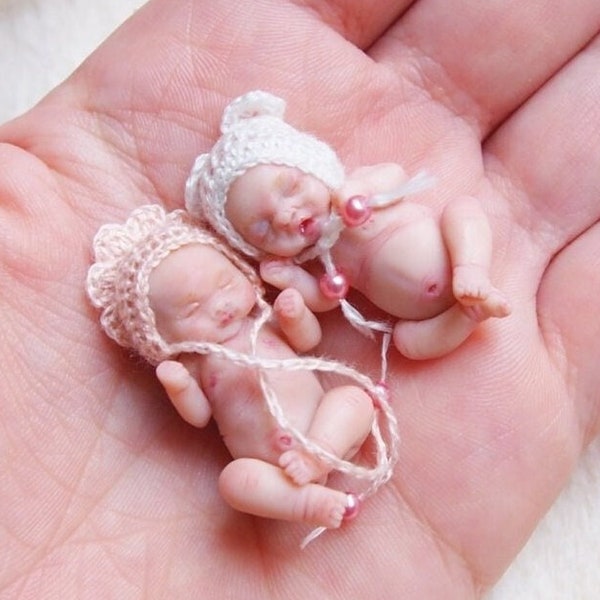 Custom hand sculpted OOAK baby - 1:12 scale Micro mini newborn - Polymer clay original hand sculpted art doll 1.3 inch size