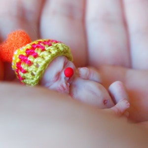 Baby clown Custom hand sculpted OOAK 1:12 Micro mini newborn Polymer clay original hand sculpted art dolls 1.3-1.5 dollhouse scale image 1