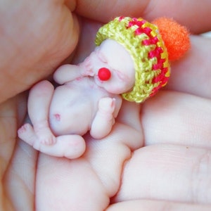 Baby clown Custom hand sculpted OOAK 1:12 Micro mini newborn Polymer clay original hand sculpted art dolls 1.3-1.5 dollhouse scale image 4