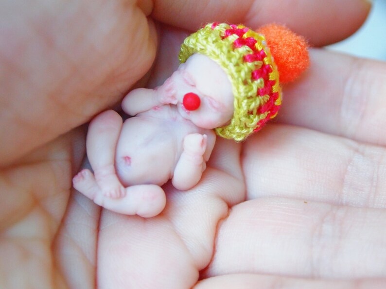 Baby clown Custom hand sculpted OOAK 1:12 Micro mini newborn Polymer clay original hand sculpted art dolls 1.3-1.5 dollhouse scale image 4