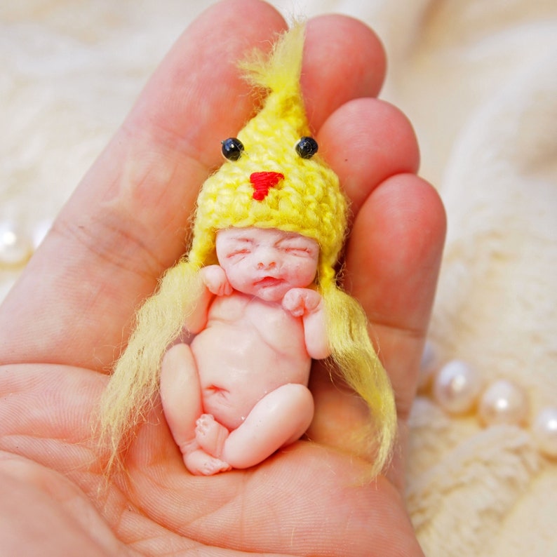 Ready-to-ship Chick OOAK reborn baby miniature hand sculpted Mini doll 1:12 dollhouse scale Polymer clay original art doll 1.5 inch image 5