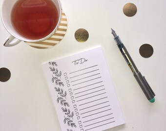 To Do List Notepad W/ Handrawn Leaf Detail
